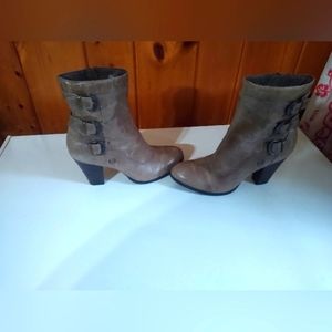 Born mid calf boots